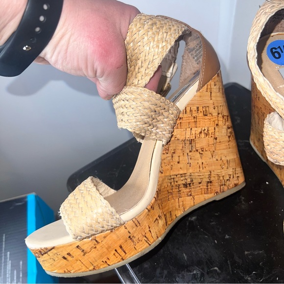 Steve Madden Basket Weave Wedges • Sz 6.5 • Wraps Around Ankle • Beige/Tan • EUC - Picture 5 of 17